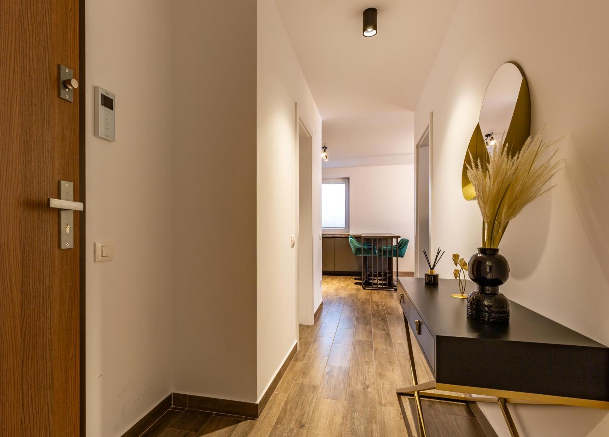 Carpatilor Apart Hotel Braşov Extérieur photo